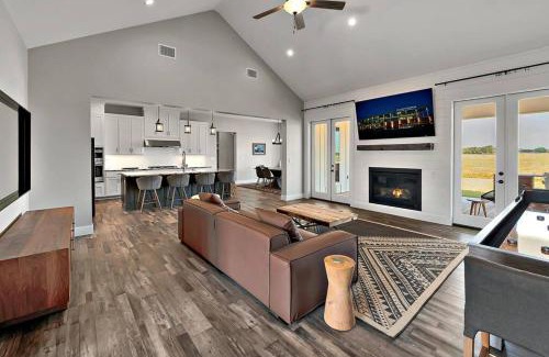 Waco House | New Luxury Texas Farmhouse