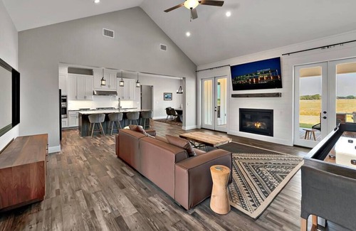Waco House | New! Luxury Texas Farmhouse