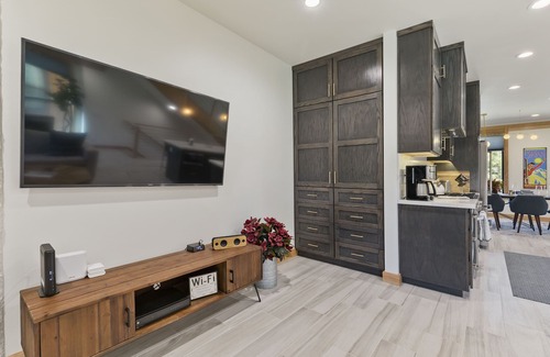 Mammoth Lakes House | New Luxury Townhome Right on 10th Hole Sierra Star Golf Course