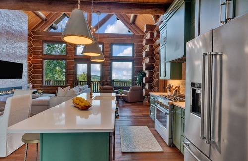Gatlinburg - Pigeon Forge Cabin | New Luxury True Log Cabin - 10 Mins To Parkway