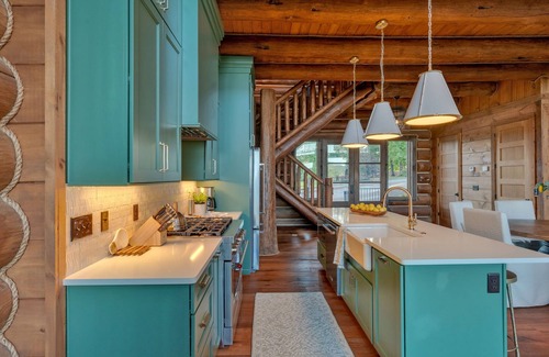 Gatlinburg - Pigeon Forge Cabin | New Luxury True Log Cabin - 10 Mins To Parkway