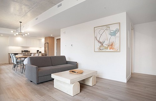 Quartier des Spectacles Apartment | New Luxury Unit in Heart of MTL 902 | Metro access