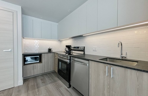 Quartier des Spectacles Apartment | New Luxury Unit in Heart of MTL 810 | Metro access