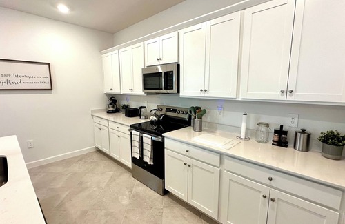 Lehigh Acres House | New Luxury Villa Home on Championship Golf Course. High speed WiFi AC
