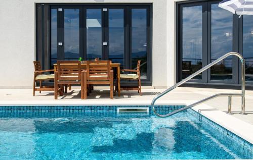 Skrip Villa | New Luxury Villa Soleia Skrip - Private Pool, Brač