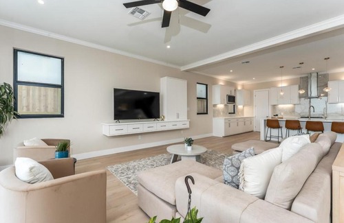 Port Isabel House | NEW Luxury Waterfront Home, With Pool, Sleeps 20