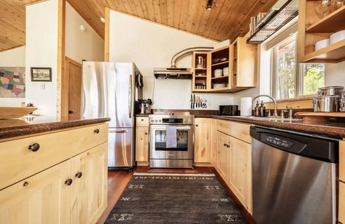 Sedalia Cabin | ^NEW^ MAGICAL REMOTE CABIN WITHIN PIKE'S NAT'L FOREST, HOT TUB