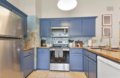 Whitemarsh Island House | New Meets Nostalgic - Adorable Cottage Sleeps 8
