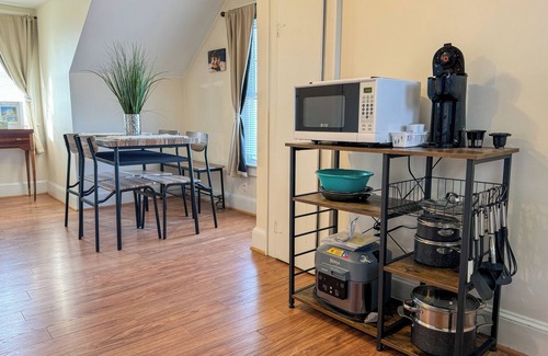 Manchester Apartment | NEW - Mins to Concord and Nashua NH - Fully Fenced Backyard - In-Unit Laundry