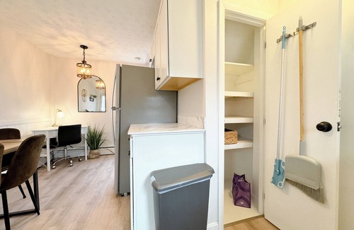 Manchester Apartment | New - Mins to Concord/Nashua - Walk to Downtown -