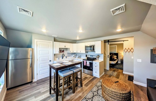 Custer Apartment | New Modern 1BR, Downtown Custer – Perfect Base for Black Hills