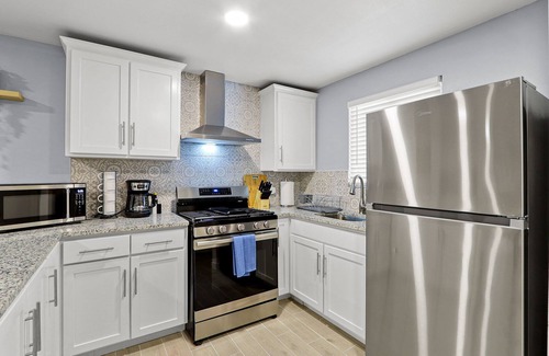 El Paso Apartment | NEW! Modern 3-Bedroom Retreat Fully Updated!