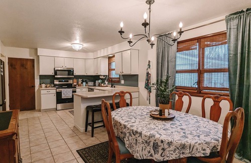 Springfield House | NEW & Modern | 3bed/2 bath