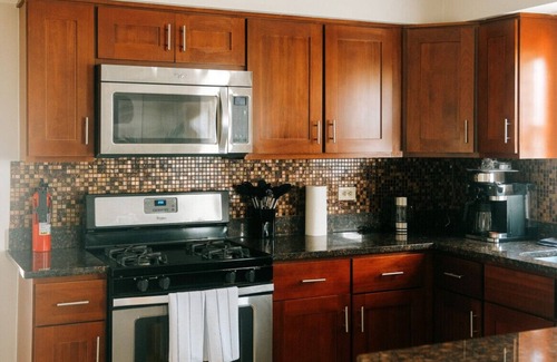 Dunning Apartment | New Modern 3BR, Gym, Workspace, Quiet Location