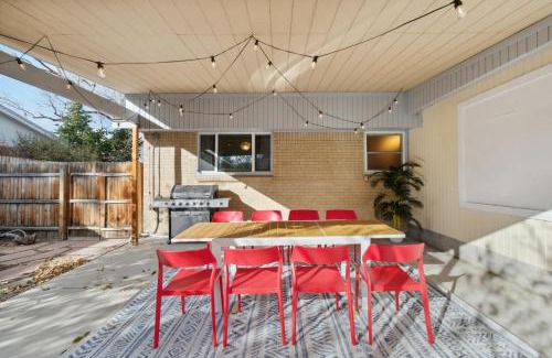 Lamar Heights Area House | NEW Modern 4BR Game Rm Ping-Pong