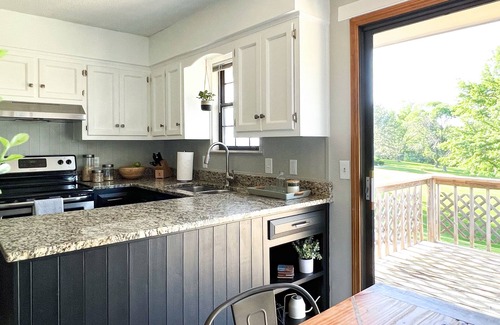 South Kansas City House | NEW Modern and relaxing 3BR/2 BA in Kansas City - Long Stays
