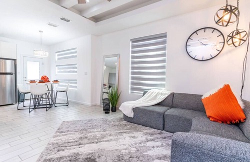 McAllen House | New & Modern apt-Close to Mall 2BR/2BA King Bed