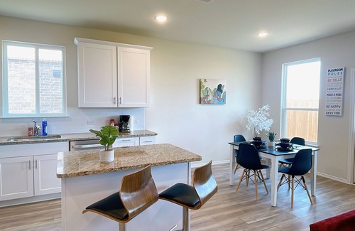 Fort Worth House | New! Modern & Bright Home/Large Backyard/Pet OK/Monthly Discount