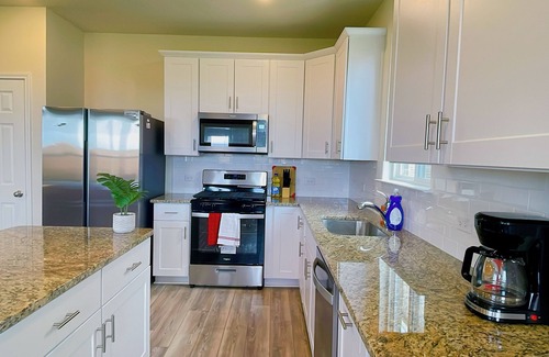 Fort Worth House | New! Modern & Bright Home/Large Backyard/Pet OK/Monthly Discount
