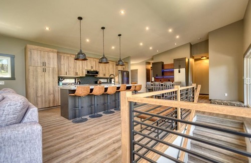 East Kootenay Cabin | New modern cabin in the woods at Lake Kookanusa and near Fernie and Kimberly