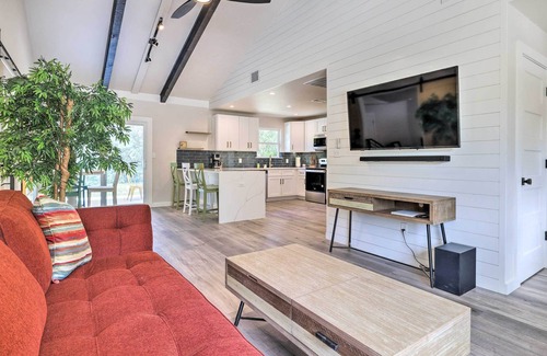 Hays House | NEW! Modern & Colorful Buda Home Near Dtwn Austin!