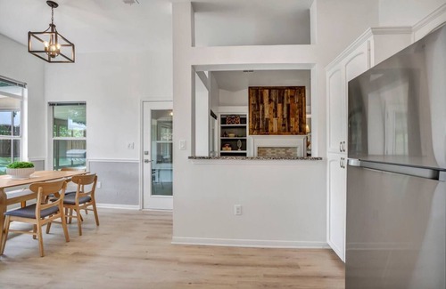 Temple House | NEW! Modern & Cozy Home w/Firepit