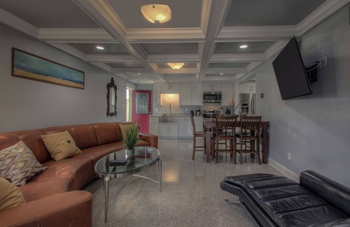 New Smyrna Beach Apartment | New Modern Designer 2BR, 1BA Next To Intercoastal Access. Boat Parking Avail.