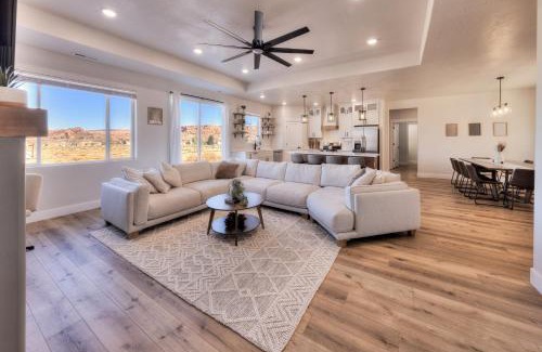 Moab South Valley House | New & Modern Escape