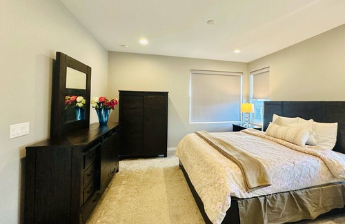 Westridge House | New Modern Home.10 Guests. CO-470 in 2-mins