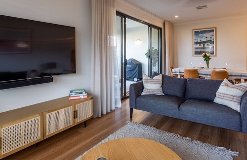 Hectorville House | New Modern Home, 2 Bedroom, Sleeps 4 people