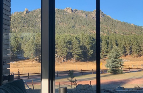 Custer House | New Modern Home on Sylvan Lake Road