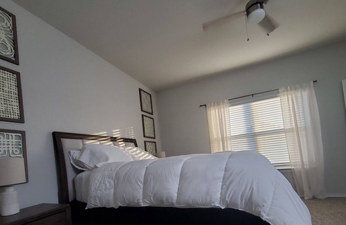 Converse House | New Modern home only 11 miles from Downtown and the Pearl Brewery!