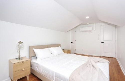 Bergenfield Apartment | NEW Modern NYC Escape near MetLife AmDream MALL EWR