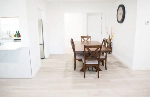 Meadowlawn House | New - Modern Retreat - 3BR 2BA - Backyard - Garage