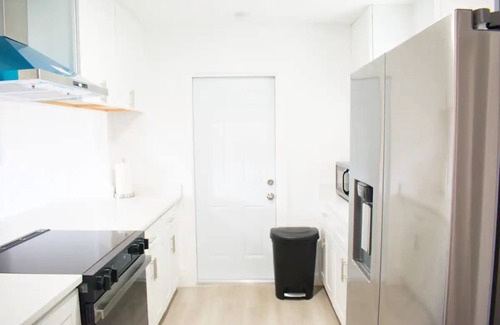 Meadowlawn House | New - Modern Retreat - 3BR 2BA - Backyard - Garage