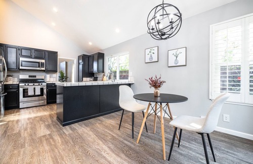 Foster City House | New! Modern & Sleek 4BR home w/high ceilings