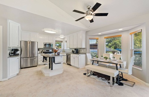 Taylorsville House | New Modern w Hot Tub | Salt Lake City | Taylorsville