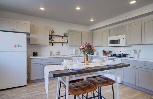 Bozeman Condo | NEW Mountain Game Room Getaway