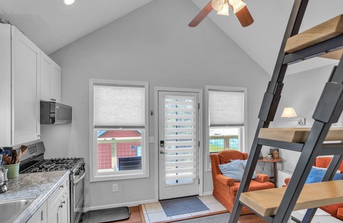 Thomas Cabin | NEW! Mountain Koru Near Trails & Town