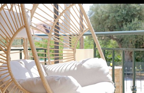 Aigialeia Apartment | New-olivaholidayhomes - Pastel Studio +pool
