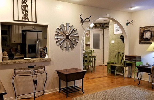 Waco House | NEW ON MARKET!, CUTE, UPDATED, Home in beautiful area of WACO,10 MIN. from SILOS