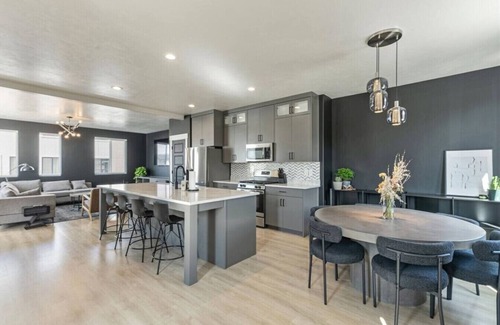 American Fork House | New! Onyx Oasis | 2 Car Garage | TV | Central