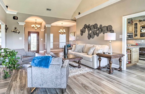 Read Boulevard East House | New Orleans Home: 12 Mi to French Quarter!