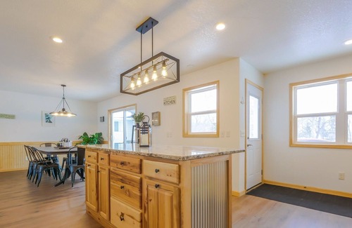 Osakis House | New Osakis rental for large groups!