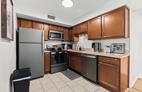 Royal Oak Apartment | New! Pet Friendly 1BR Flat near Downtown Royal Oak