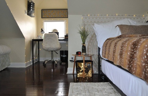 Foxcroft Square House | NEW🔥 Philly Family Home w/ Large Backyard 4BR 1BA 6Beds