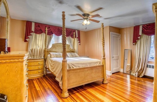 Upper Darby House | NEW! Philly Home in Upper Darby w/ Furnished Deck!