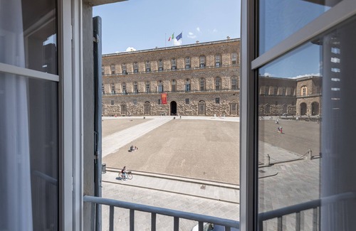 Oltrarno Apartment | NEW Pitti Portrait - Amazing View on Palazzo Pitti