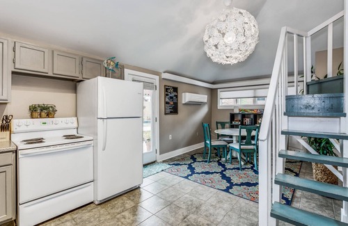 South Pensacola Apartment | New Pool! - North Hill Private Studio Guest House w/Loft Queen Bed - New Pool! WiFi & Cable TV