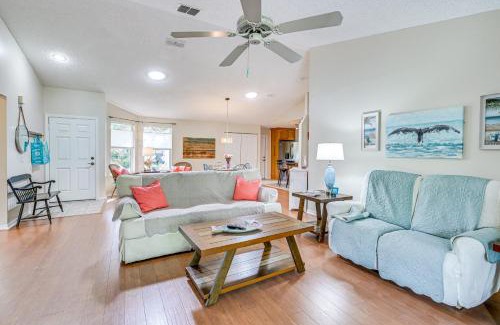 Port Richey House | New Port Richey Home with Charcoal Grill Near Hiking